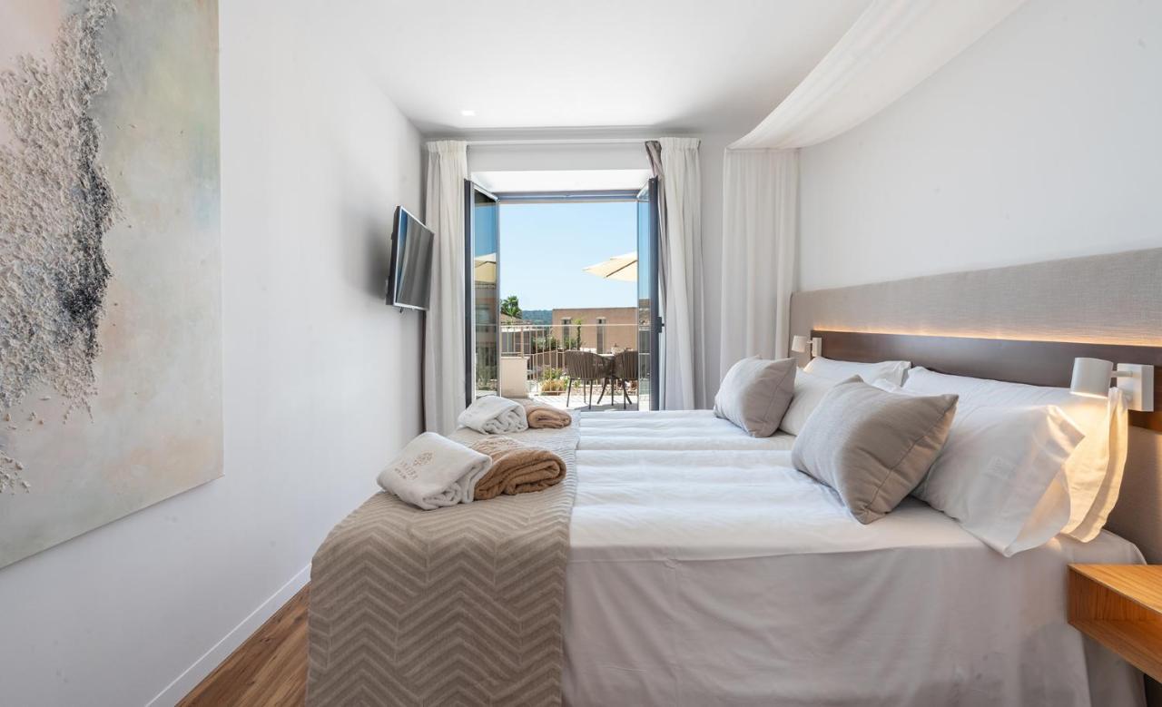 Hotel Ynaira & 4*